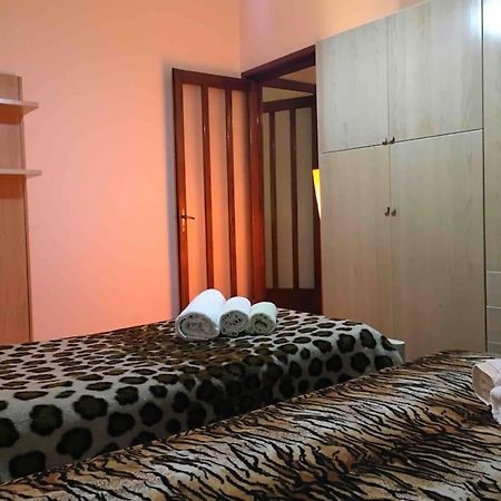 La Casa Di Aurora Apartment อีเฟรอา ภายนอก รูปภาพ