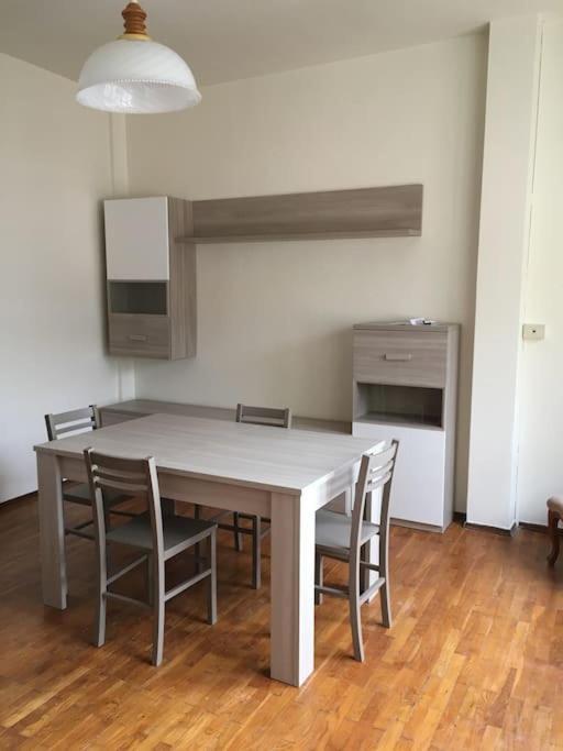 La Casa Di Aurora Apartment อีเฟรอา ภายนอก รูปภาพ
